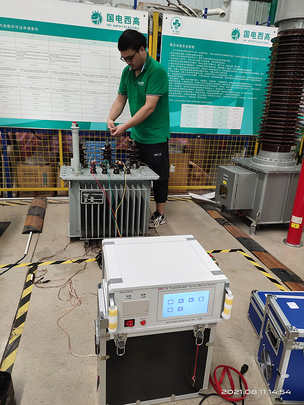 Testeur de rapport de tours de transformateur triphasé GDB-IV3